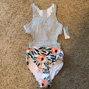 CUPSHE one piece swimsuit. Size Small (4-6)